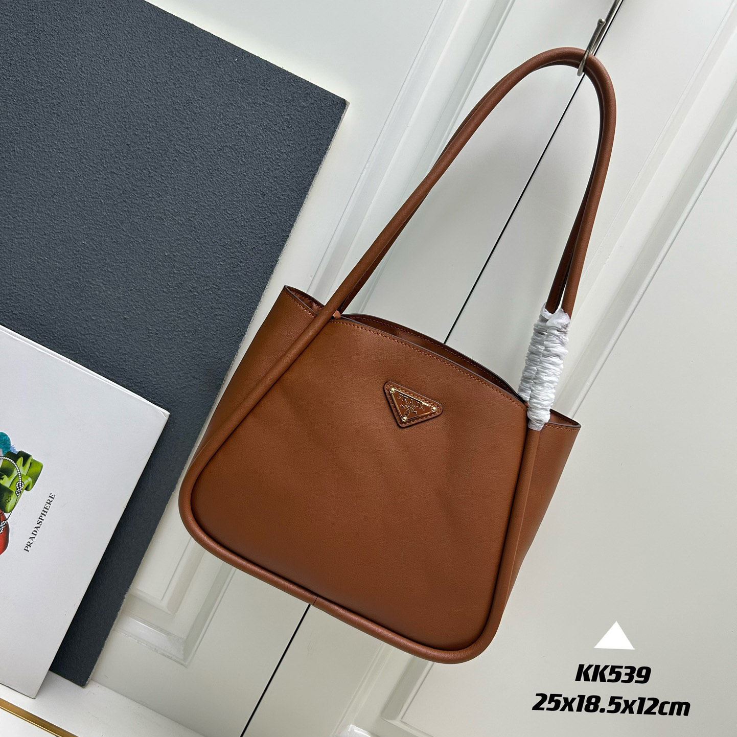 Pra*a shopping bags